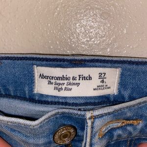 NWOT Women’s High Rise Super Skinny Jeans